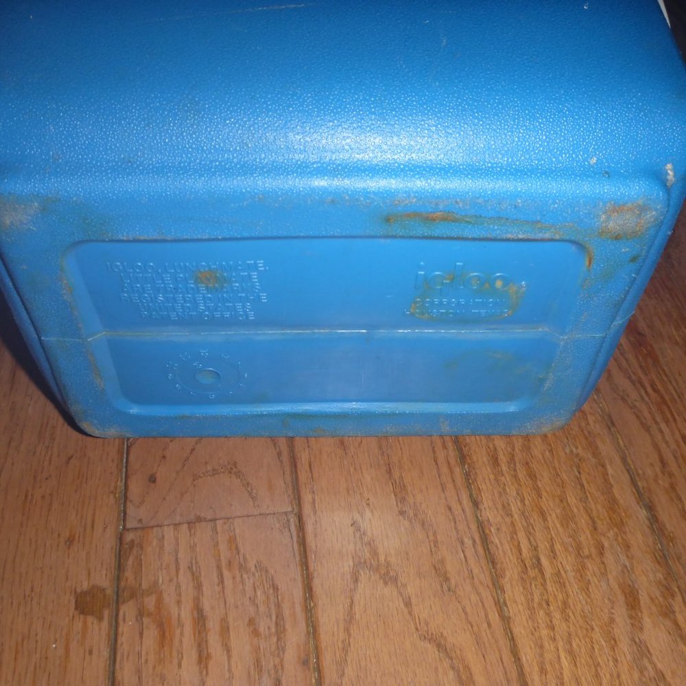 Vintage Little Playmate by Igloo Cooler / Lunch Box - Picture 3 of 4
